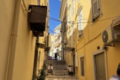 Corfu-Town-kirikutanav